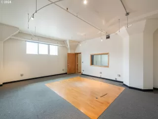 Photo #4: 24678372 Listing 