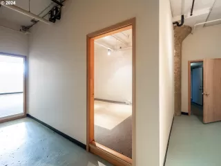 Photo #6: 24678372 Listing 