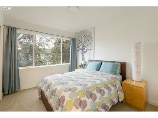 Photo #4: 24678826 Listing