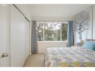 Photo #5: 24678826 Listing