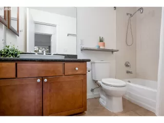 Photo #6: 24678826 Listing