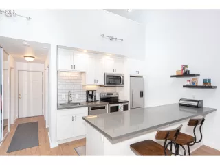 Photo #6: 24680046 Listing