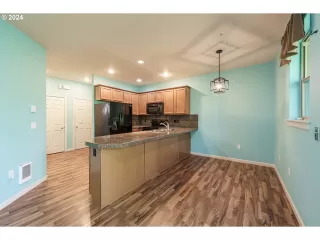 Photo #4: 24680302 Listing