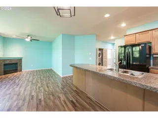 Photo #5: 24680302 Listing