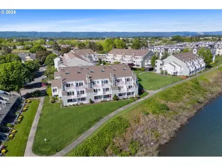 Photo #2: 24681195 Listing