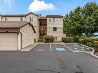 Photo #5: 24681415 Listing