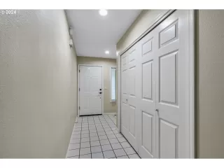 Photo #5: 24681430 Listing