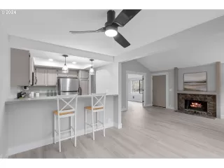 Photo #6: 24681781 Listing 