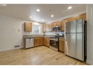 Photo #6: 24681834 Listing