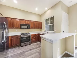 Photo #3: 24682150 Listing