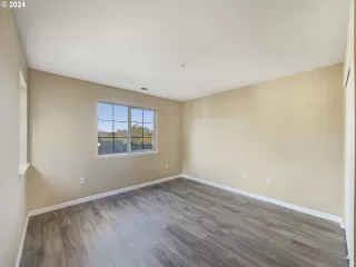 Photo #6: 24682150 Listing