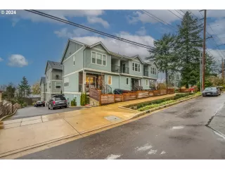 Photo #1: 24682916 Listing