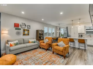 Photo #3: 24682916 Listing