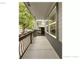 Photo #4: 24683381 Listing