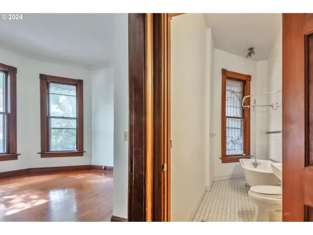 MLS: 24683578 Condo For Sale