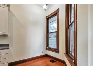 Photo #2: 24683578 Listing