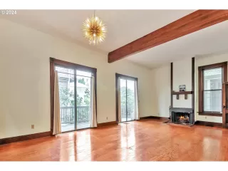 Photo #3: 24683578 Listing