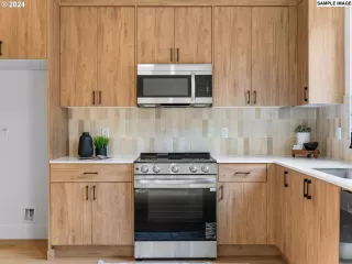 Photo #2: 24683786 Listing