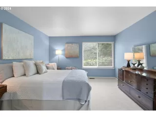 Photo #3: 24683965 Listing 