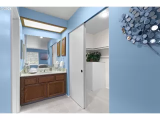 Photo #6: 24683965 Listing 