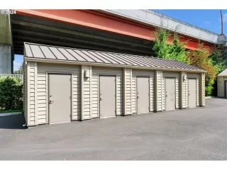 Photo #6: 24684349 Listing