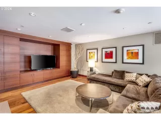 Photo #3: 24685218 Listing