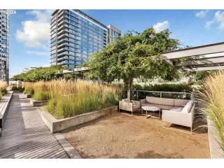 Photo #5: 24685218 Listing