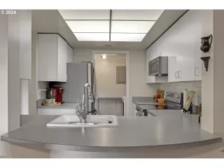 Photo #1: 24685816 Listing