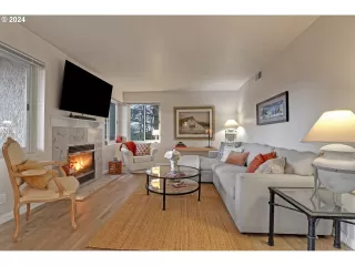 Photo #2: 24685816 Listing