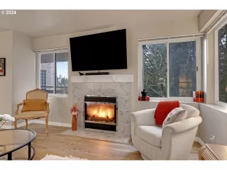 Photo #4: 24685816 Listing