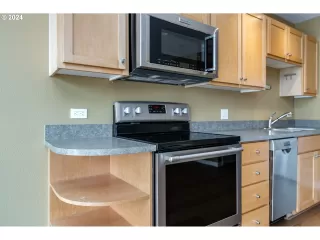 Photo #1: 24686008 Listing