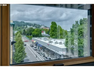 Photo #3: 24686008 Listing