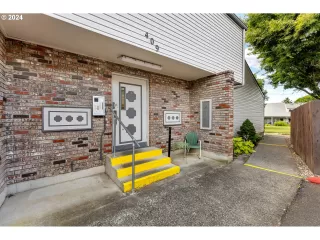 Photo #2: 24686414 Listing