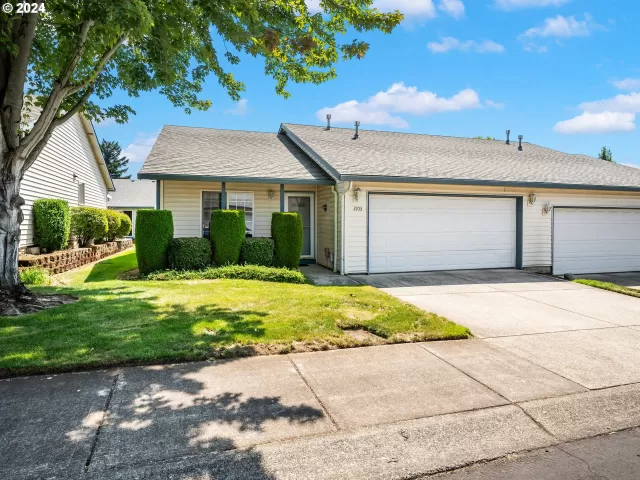 MLS: 24686949 Condo For Sale