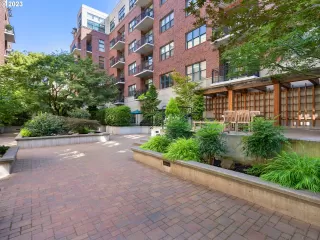 Photo #1: 24687566 Listing