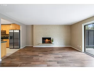 Photo #4: 24688326 Listing