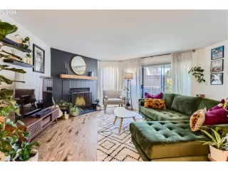 Photo #3: 24688437 Listing