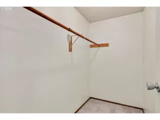 Photo #6: 24688760 Listing