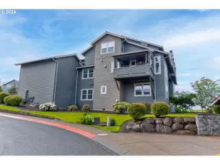 Photo #2: 24688862 Listing 