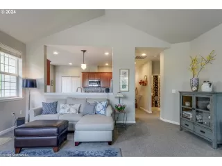 Photo #5: 24689478 Listing 