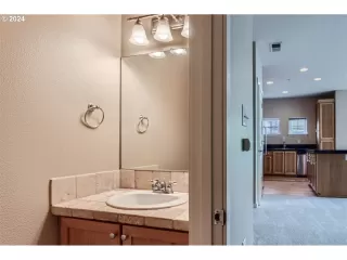 Photo #4: 24689683 Listing 