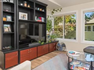 Photo #1: 24689762 Listing