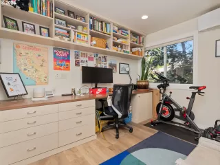 Photo #4: 24689762 Listing