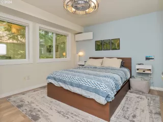 Photo #5: 24689762 Listing