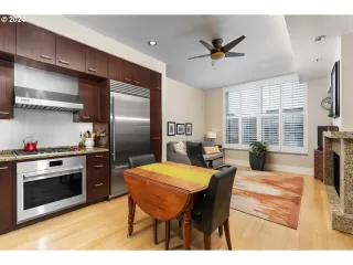 Photo #1: 24690076 Listing 