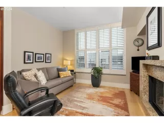 Photo #2: 24690076 Listing 