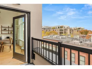 Photo #5: 24690286 Listing