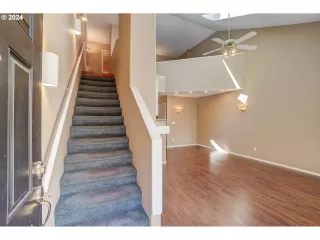 Photo #4: 24690549 Listing