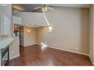 Photo #6: 24690549 Listing