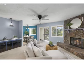 Photo #2: 24690577 Listing